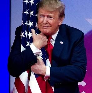 Meet your Posher, Elicia